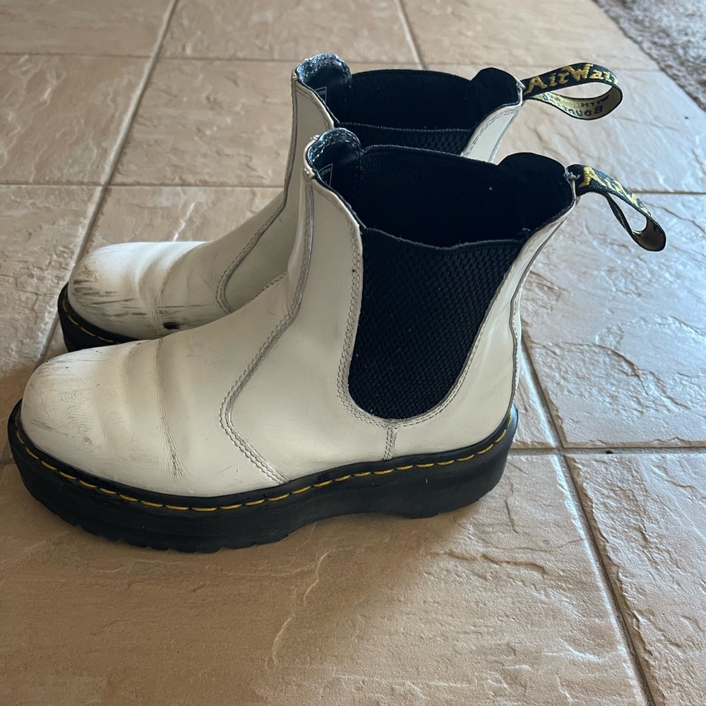 Doc martens- white 2976 smooth leather platform Chelsea boots, size 8